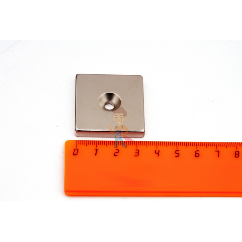 Неодимовый магнит прямоугольник 35х35х6 мм с зенковкой 5/11 мм, N35